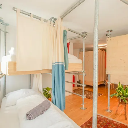 Auberge de jeunesse Montagu & Bar Innsbruck