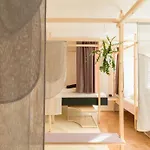 Montagu & Bar Hostel *