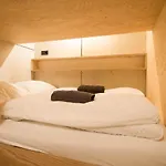 Montagu & Bar Hostel *