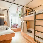 Hostel Montagu & Bar