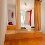 Montagu & Bar * Ίνσμπρουκ