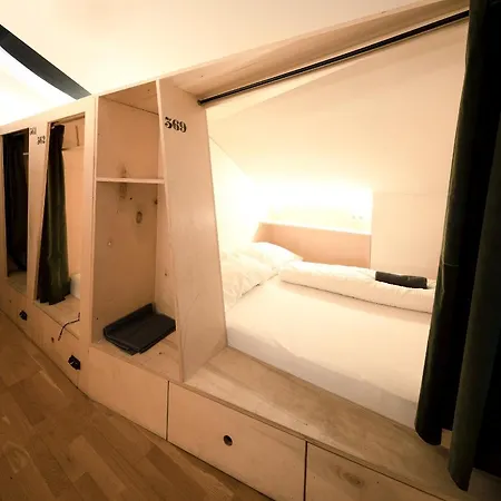 Hostel Montagu *