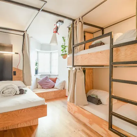Hostel Montagu