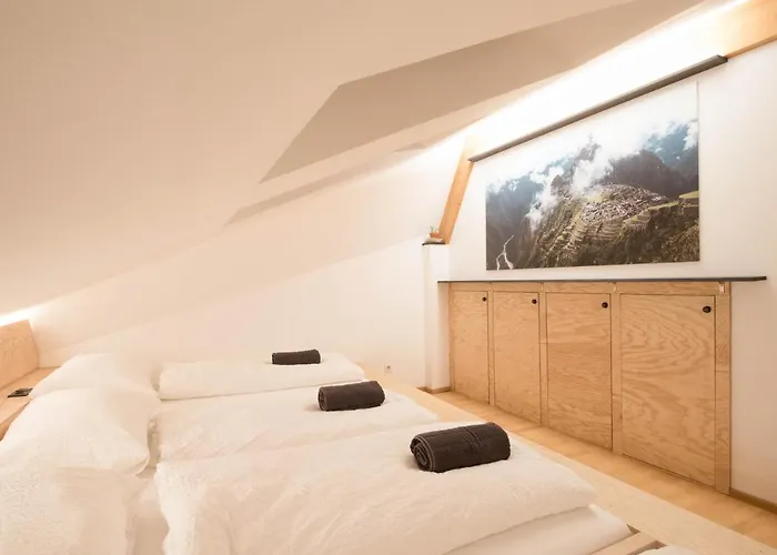 Hostel Montagu & Bar Innsbruck