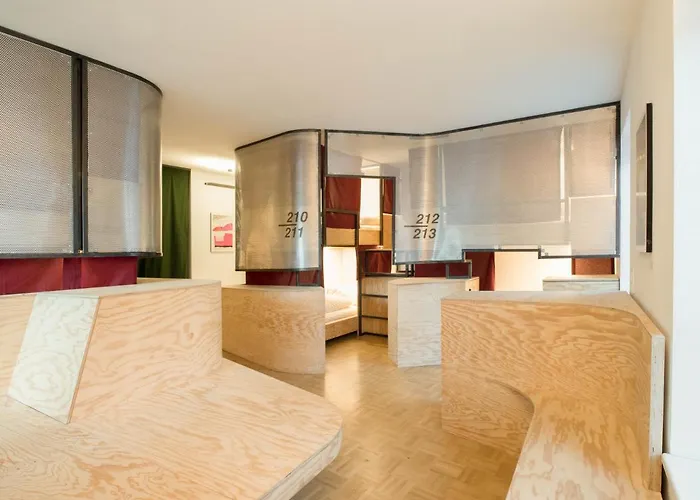 Montagu & Bar Hostel Innsbruck