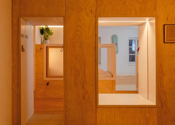 Hostel Montagu & Bar