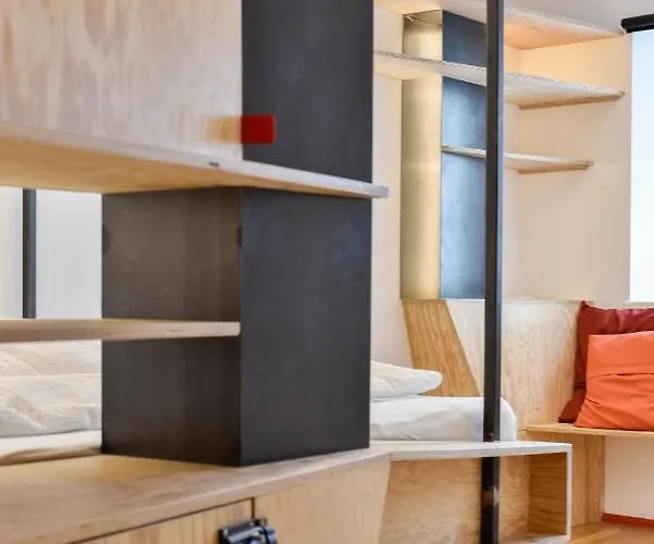 Montagu & Bar * インスブルック