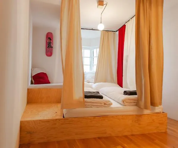 Montagu & Bar * Innsbruck